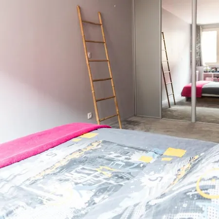 Charming Design Close To La Villette *