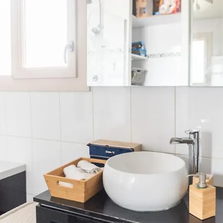 Apartment Charming Design Close To La Villette